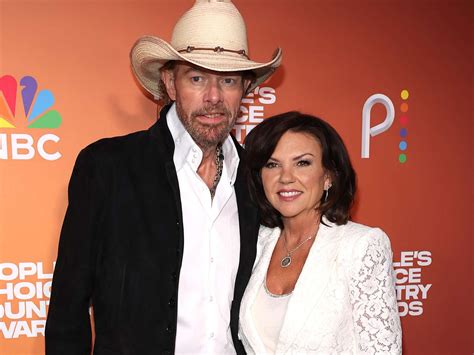 Who Is Toby Keith S Wife All About Tricia Lucus