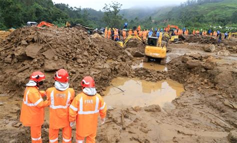 Rajamala hills are known for its wildlife sanctuary which is located in the indian state of kerala. Kerala flood Rajamala landslide photos-കണ്ണീരി ...