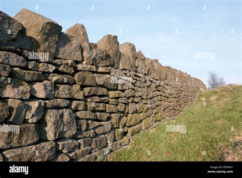 Coping Stone Hi Res Stock Photography And Images Alamy