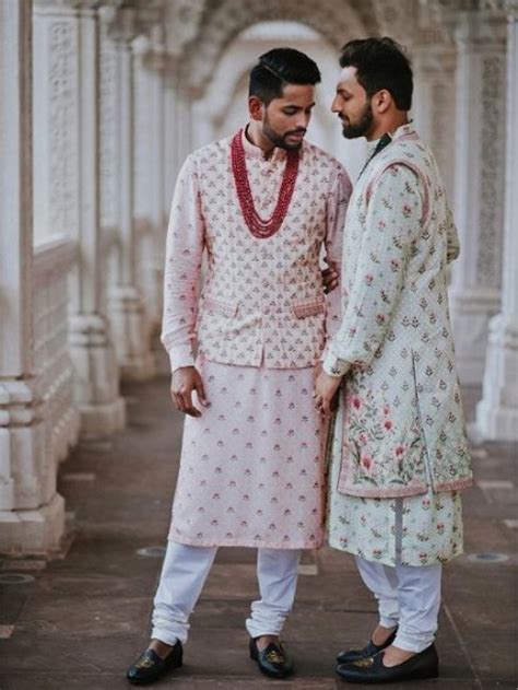 Two Indian Grooms Have A Traditional Hindu Wedding And People Love It