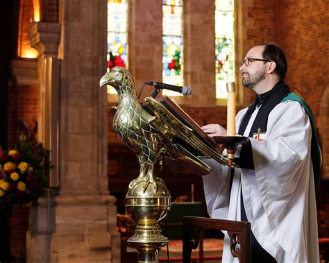 A Spotters Guide To Anglican Dress Up Liturgical Space