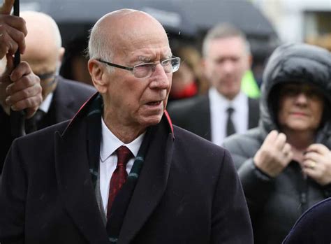 England World Cup Winner Sir Bobby Charlton Diagnosed With Dementia Newschain