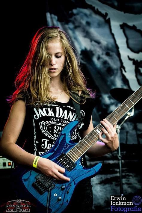 merel bechtold guitar girl female guitarist female musicians