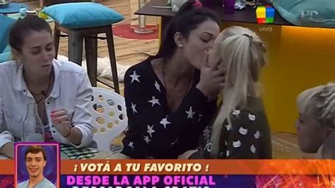 Video El Primer Beso De Gran Hermano Fue Entre Dos Mujeres La Gaceta