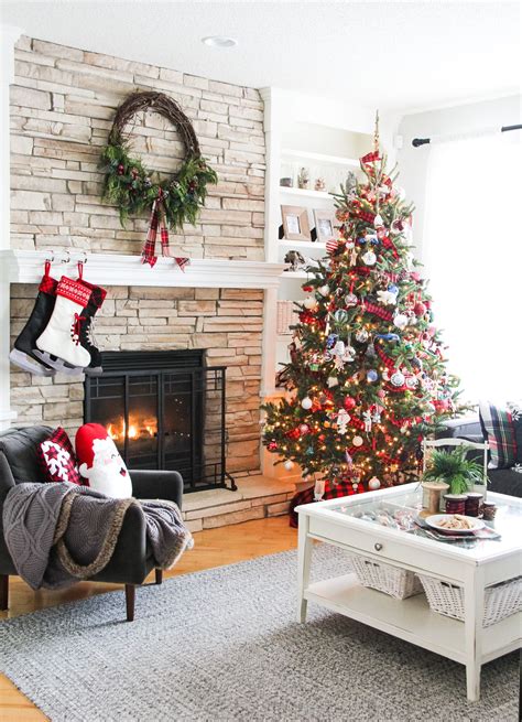 10 Festive Ideas For Decorating The Living Room For Christmas With
