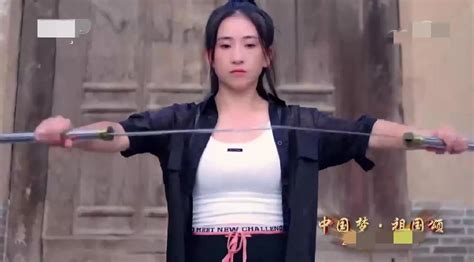 A National Day Party Made Zhao Wenzhuo Much Talked About And He Used A Two Handed Sword Instead
