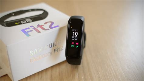 The $60 samsung galaxy fit 2 is great value and provides just the right level of complexity to keep the casual fitness fan engaged and wearing it. the galaxy fit 2's simplicity starts with the design, but it holds both good and bad surprises. Recensione SAMSUNG Galaxy FIT 2: migliorato ma non ...