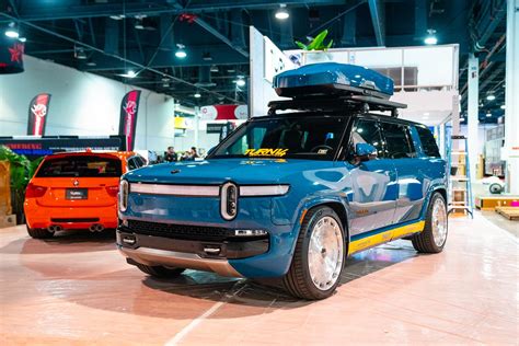 Lowrider Rivian R1s Build W Roof Rack And Cargo Box By Turn14 At Sema