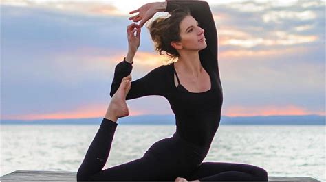 How To Do The Mermaid Pose In Yoga Correctly