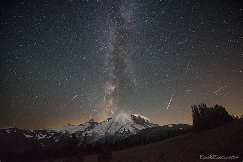 Perseids Meteor Shower Aug 2016 Over Mt Rainier Oc 4096x2734