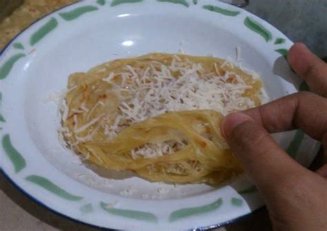 250 gr tepung terigu protein tinggi 5,5 gr yeast 10 gr susu bubuk 1 butir telur, ukuran sedang 90 ml susu uht 30 ml air dingin 25 gr gula 20 gr butter 2,5 gr garam. Resep Roti Maryam tanpa telur oleh Astri Ratna - Cookpad