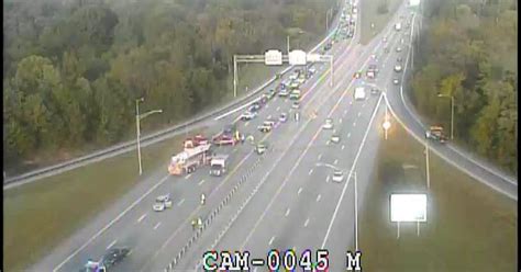 Louisville traffic: lanes reopen after fatal wreck on I-64 near I-265