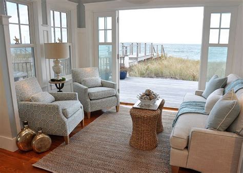 20 Seaside Coastal Living Rooms