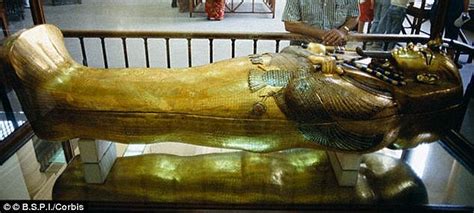 Tutankhamun Had Girlish Hips A Club Foot And Buck Teeth