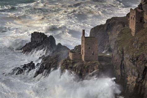 The 5 Best Storm Watching Spots In Cornwall Luxury Cornwall