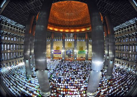 Istiqlal Mosque Jakarta Indonesia Inside Istiqlal By Nooreva East