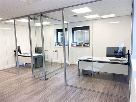 T Shaped Glazed Partition Walls With Acoustic And Toughened Glass For Archway Construction In