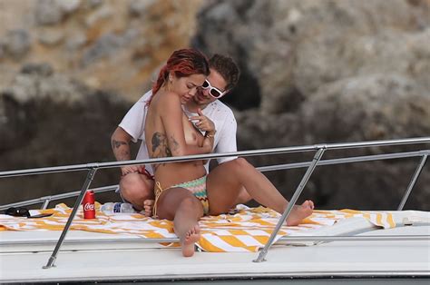 Rita Ora Topless 16 Hq Photos Thefappening