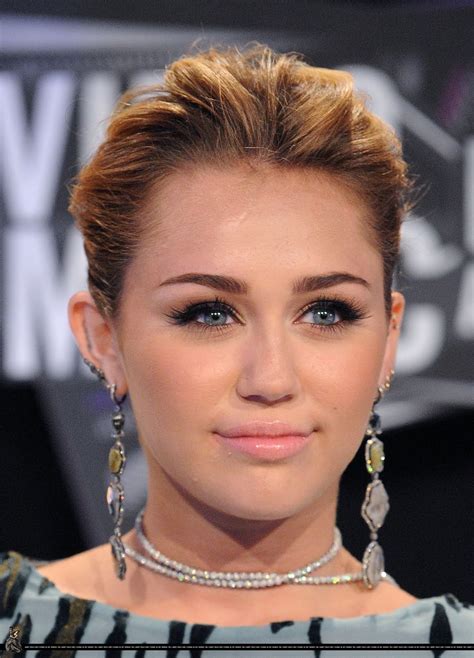 Fashionbeautymusiccelebritiesme Mtv Vmas 2011 Miley Cyrus
