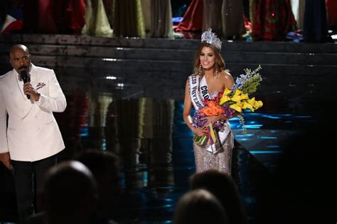 Steve Harvey Crowns Wrong Winner Of Miss Universe