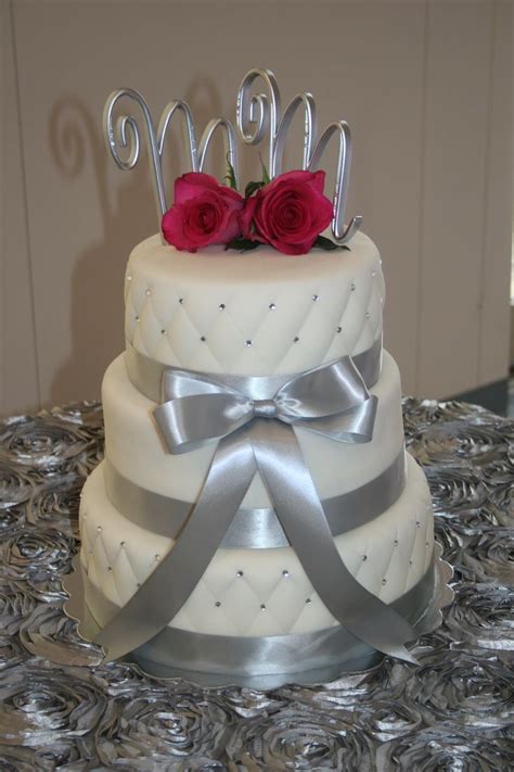 This homemade fondant recipe for cakes is quick, easy and cheap. Wedding Cake Design. Vanilla cake with Chocolate filling ...