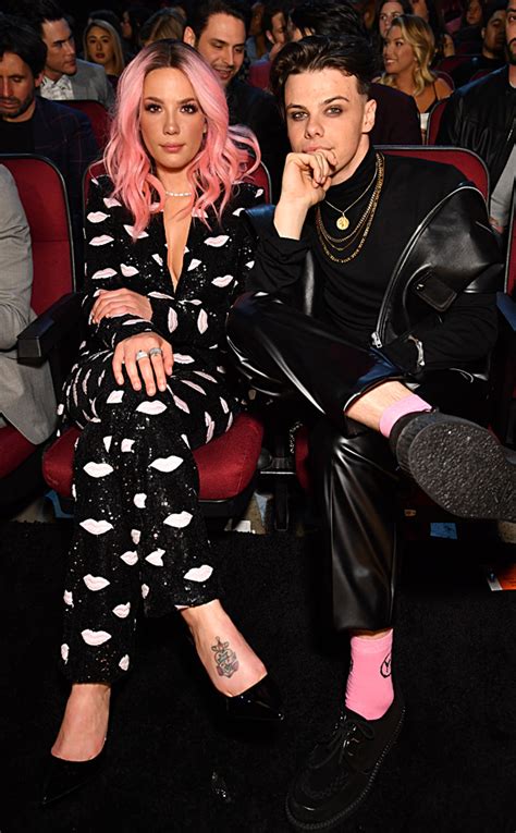 Halsey And Yungblud Perform Together At 2019 Iheartradio Music Awards E Online