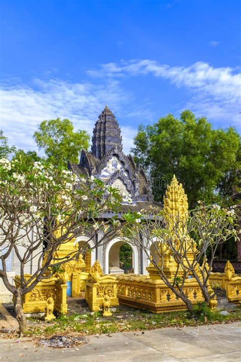 Buddistisk Tempel I Battambang Cambodja Fotografering För Bildbyråer