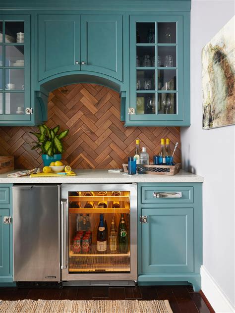 The farmhouse kitchen has been one of the most popular interior design trends for years now. 50 Best Kitchen Backsplash Ideas for 2018