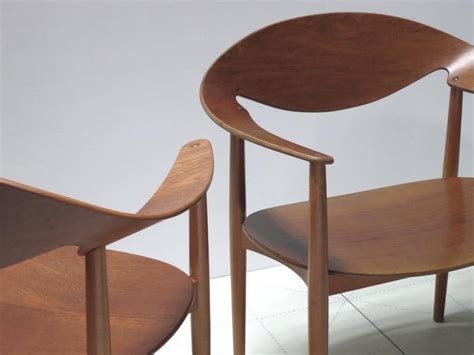 Pair Of Metropolitan Chairs By Ejner Larsen And Axel Bender Madsen For