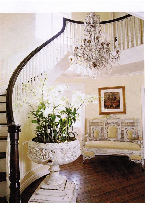 Maison Decor: French Country: Enchanting Yellow & White