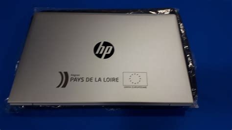 La région des Pays de La Loire distribue des ordinateurs portables aux