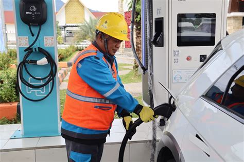 Unit Spklu Pln Di Sepanjang Tol Trans Sumatra Siaga Layani Pemudik