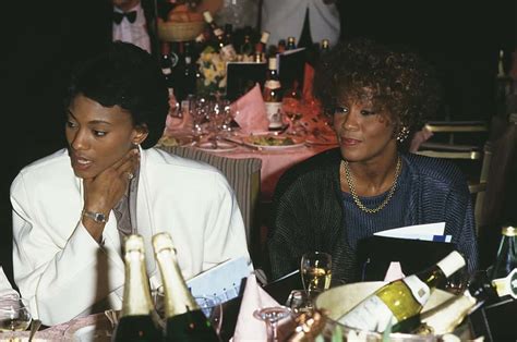 Heartbreaking Facts About Whitney Houston The Tragic Queen Of Pop