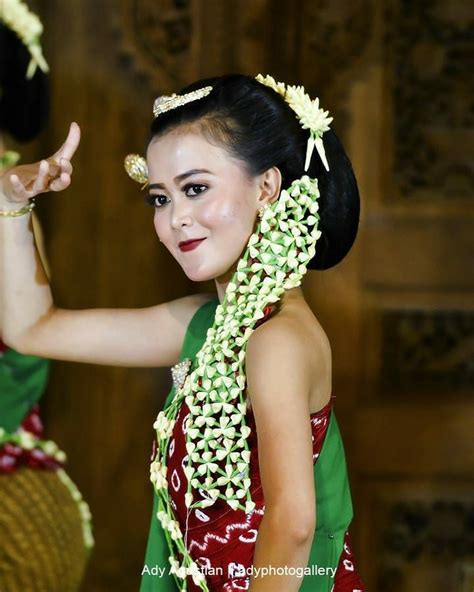 Javanese Dancer Performing Tari Gambyong Budaya Instagram