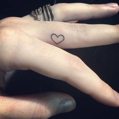25 Small Tattoo Ideas For Girls Fingers Small Finger