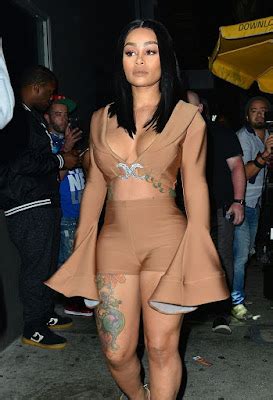 Blac Chyna Shows Off Her Hourglass Body In Plunging N De Crop Top And
