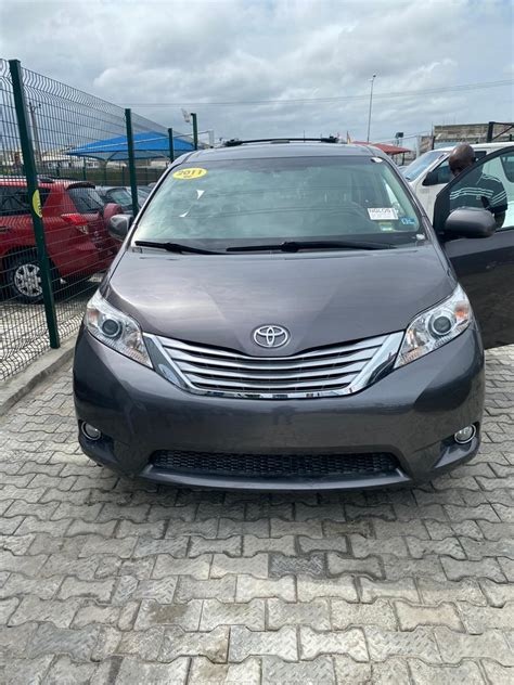 2011 Model Toyota Sienna Limited Edition Toks Fully Loaded Selling Fast