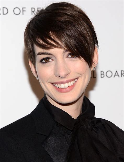 Anne Hathaway Short Haircut Brunette Long Pixie Hair With Side Bangs
