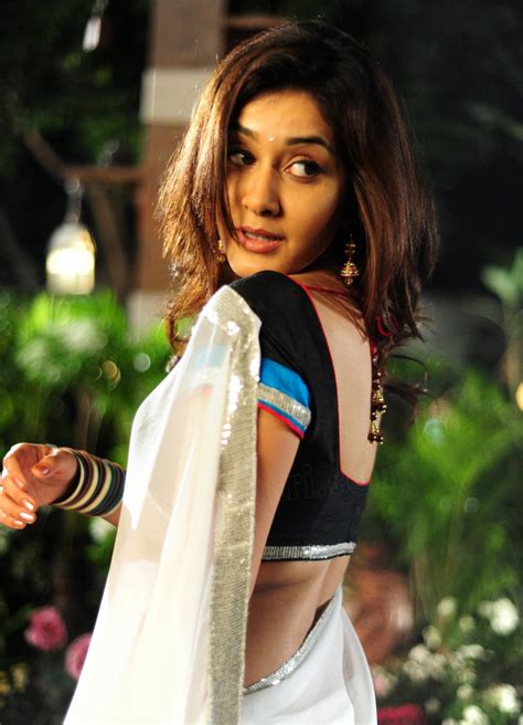 Raashi khanna is an indian actress, and model who predominantly works in the telugu and tamil film industries. Only Actress 143: Rashi Khanna Hot Photos In Transparent Saree