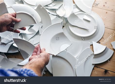 4383 Broken Plates Floor Images Stock Photos And Vectors Shutterstock