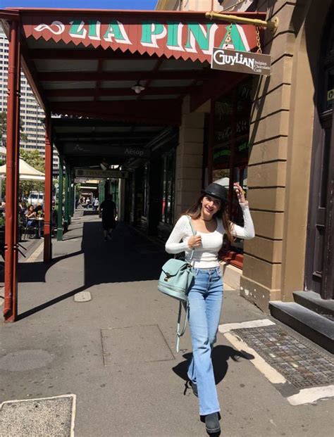mawra hocane s sydney vacation pictures will give you major travel goals brandsynario