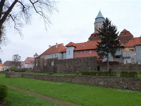 Tutaj znajdziesz kod pocztowy do miejscowości kożuchów oraz wyszukasz inne kody pocztowe z dokładnością do ulicy i numeru budynku! Kożuchów - Miejskie mury obronne (XIII-XV w.). Atrakcje ...