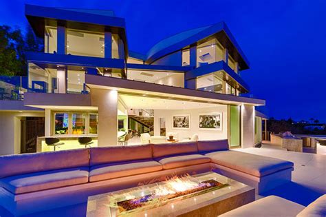 A Luxury Beverly Hills Mansion With Awesome Views Of The City 52 Pics