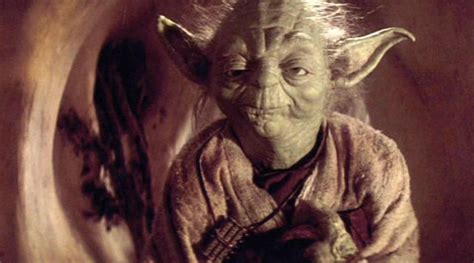 La Réplique Version Peluche De Maître Yoda Dans Star Wars Vi Le
