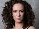 Amy Manson Height Weight Body Stats Age Family Facts