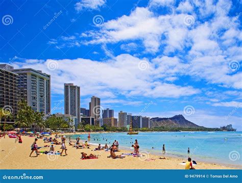 Waikiki Beach And Diamond Head Editorial Stock Image Image Of Palm