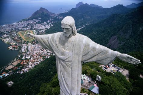 5 Reasons Why Christ The Redeemer Statue Is So Popular