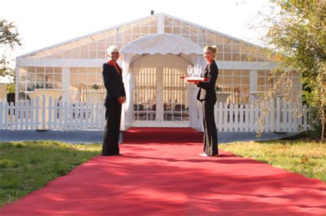Sprich sie können das material am freitag. Roter Teppich mieten (2m x 10m) | Berlin | roter Teppich ...