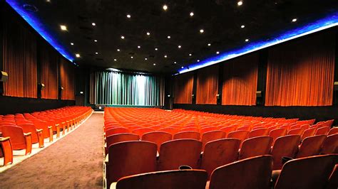 Old Fashioned Single Screen Movie Theater Rent It On Splacer