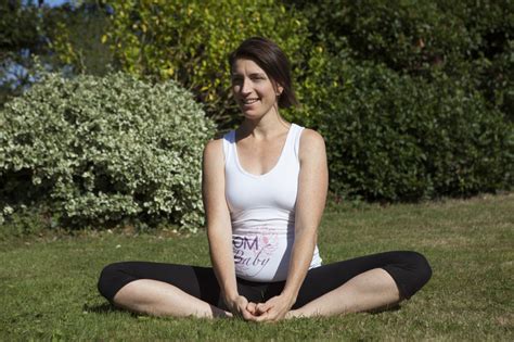 What To Wear To A Prenatal Yoga Class Sally Parkes Yoga